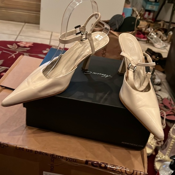 Guess by Marciano Vintage Leather Ankle Strap Heels in Bone Sz 8 - Picture 1 of 12